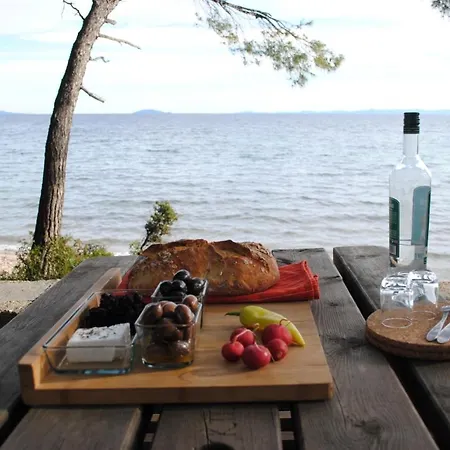 Daniil's Seafront Apartment